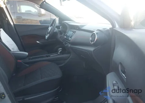 2021 Nissan Kicks Sr Xtronic Cvt z USA, uszkodzony, nr VIN 3N1CP5DV1ML509277